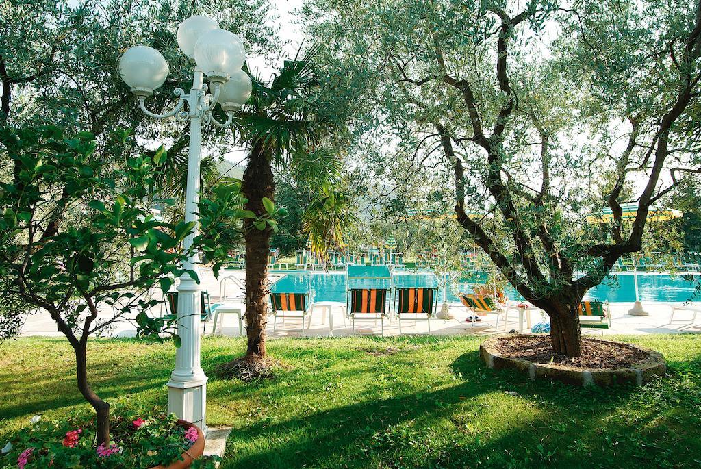 Park Hotel Oasi Garda  Ngoại thất bức ảnh