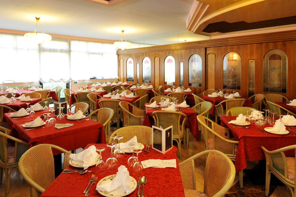 Park Hotel Oasi Garda  Ngoại thất bức ảnh