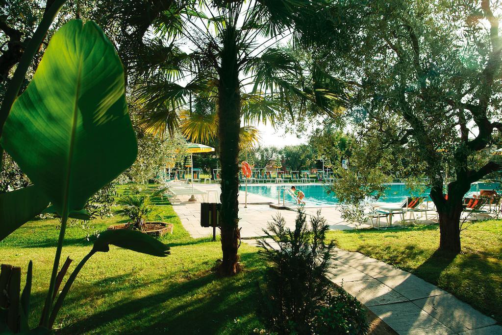 Park Hotel Oasi Garda  Ngoại thất bức ảnh